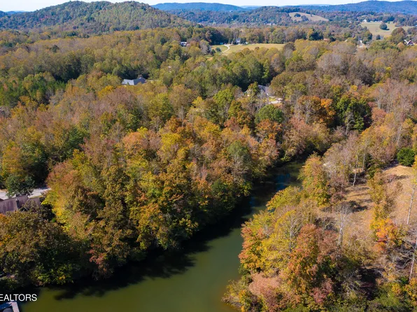 203 Blue Heron Dr, Harriman, TN 37748