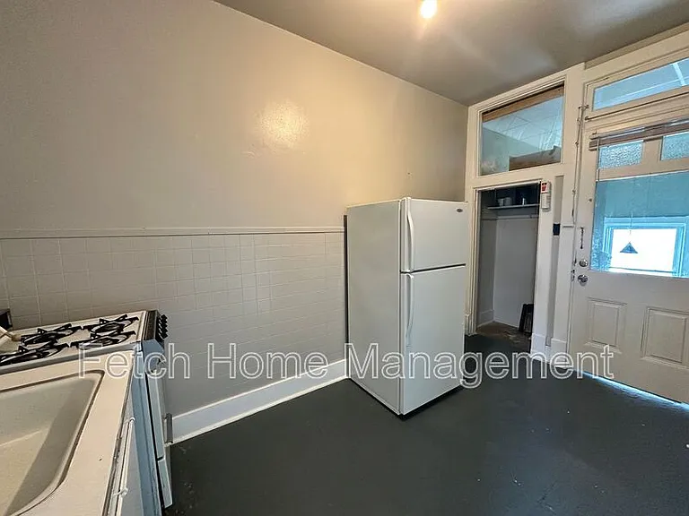 115 S 10th St #3 — Photo 7