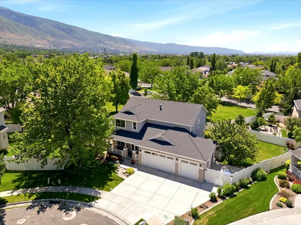 1253 W Carston Ct, Farmington, UT 84025