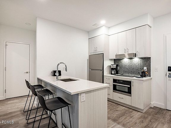 4th image of 2303 W Deer Hollow Rd #2336