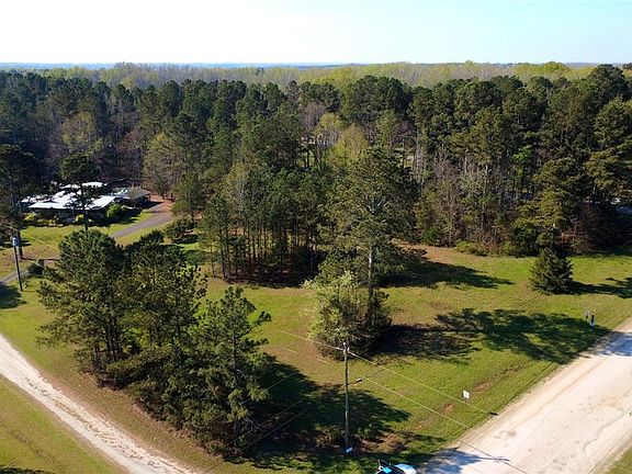 3rd image of 2 Deerfield Dr
