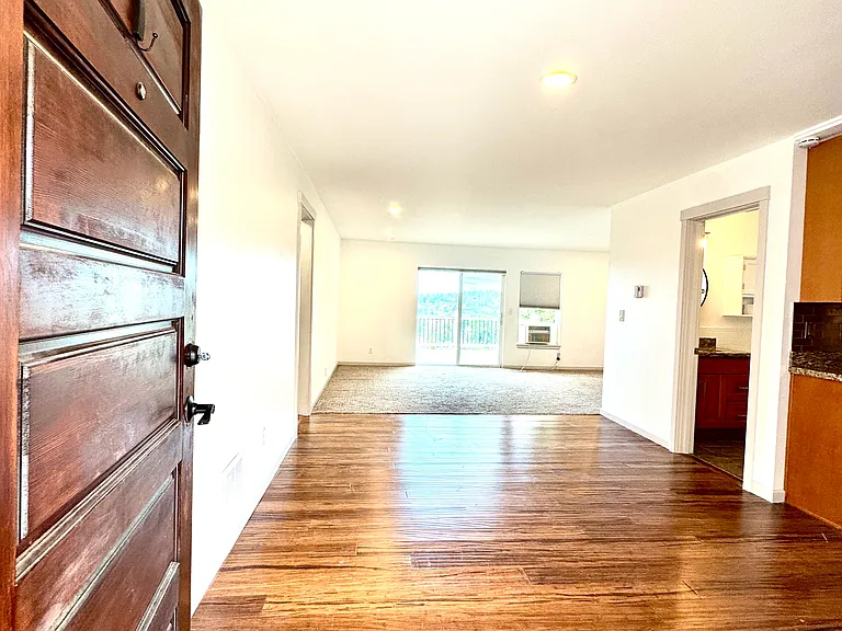 419 Cedar Ave S — Photo 4