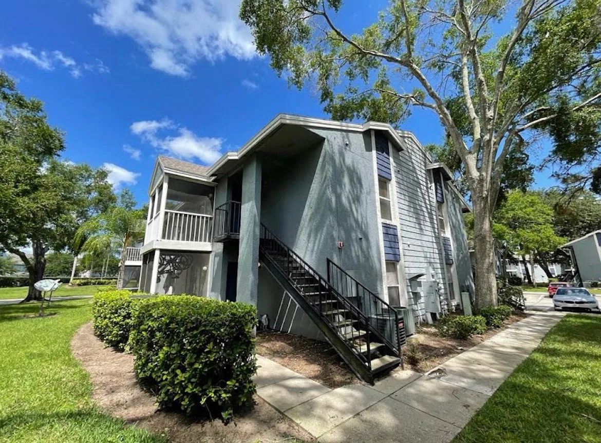 2 bed, 910 sqft, $1,600 — Photo 1