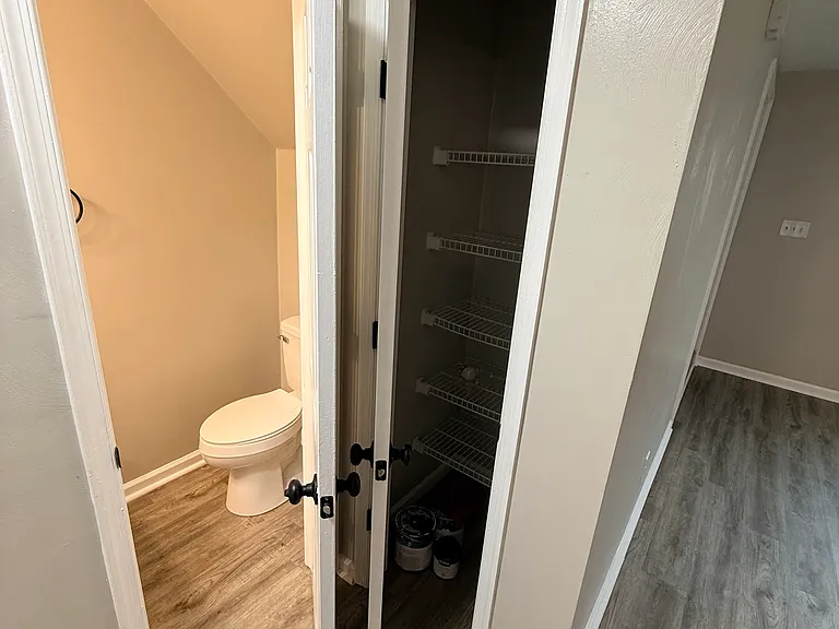 755 Huntly Dr — Photo 10