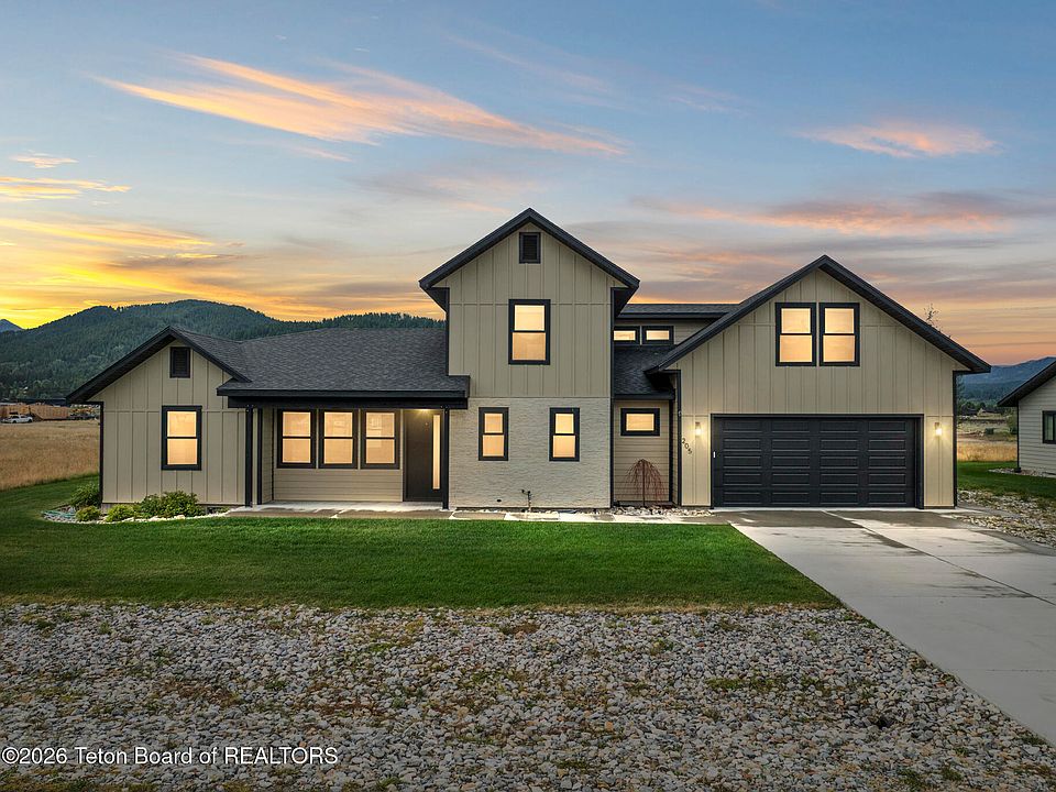 1st image of 205 Sweetgrass Trl