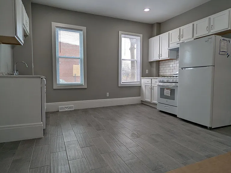2201 W 83rd St #1 — Photo 3