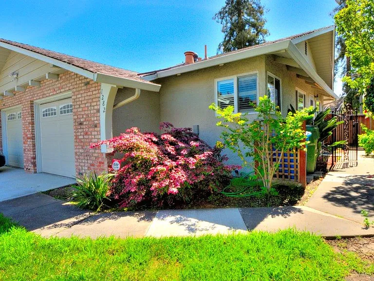 1282 Normandy Way — Photo 3