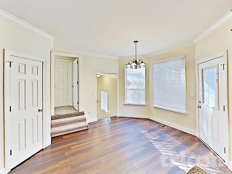1705 Walden Ct — Photo 7