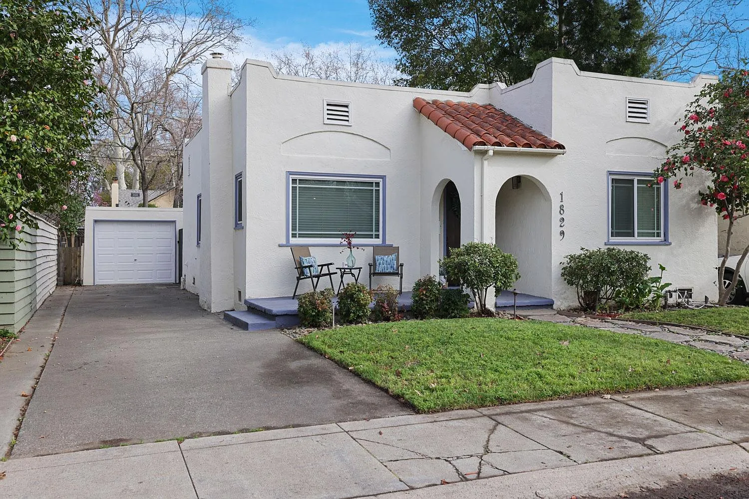 1829 Larkin Way photo 1