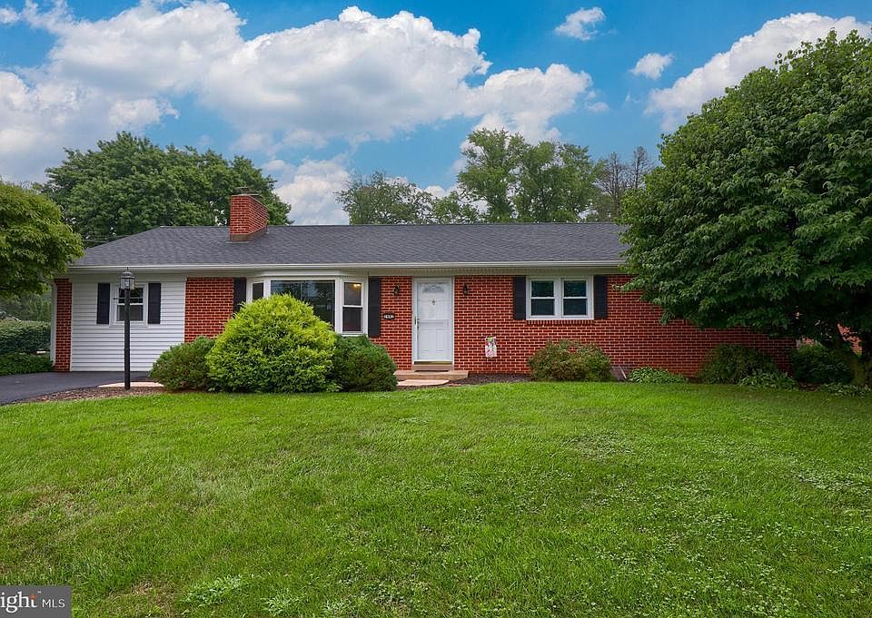 1st image of 2482 Ellendale Dr