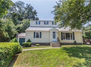 137 Moore St, Warwick, RI 02889