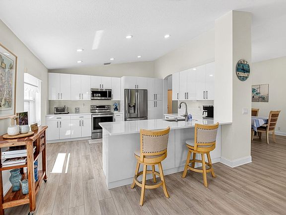 2nd image of 7407 Lombardy Street