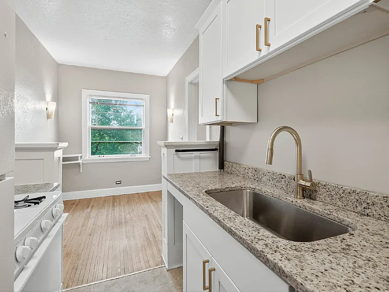 2103 Harriet Ave #204 — Photo 7