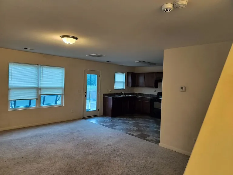 405 Holman St — Photo 5