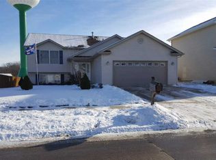 1801 13th St, Silvis, IL 61282