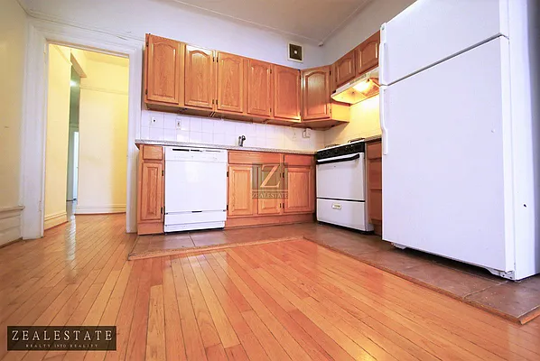 Rented by ZealEstate Group Inc | media 25