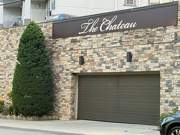 2nd image of 555 Gorge Rd APT 6F