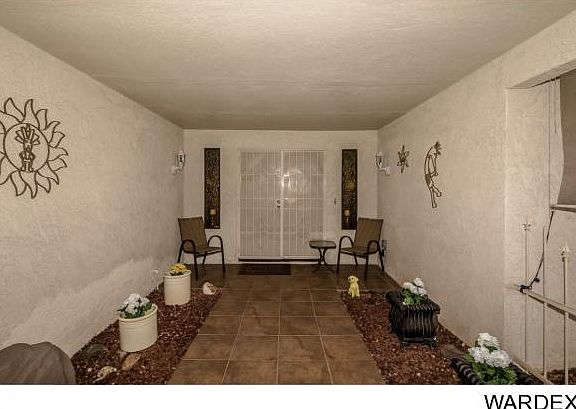 4th image of 257 Acoma Blvd N