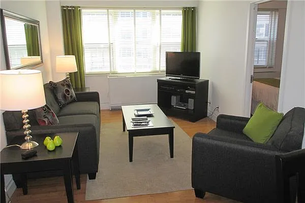 Rented by Taylor Made Brokerage, Inc | media 4