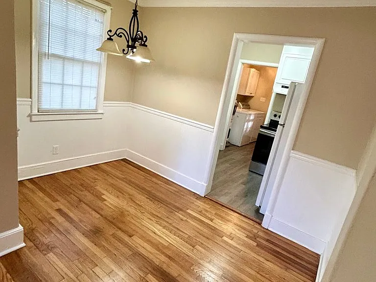 936 W Liberty St — Photo 4