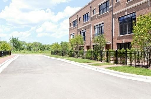 2nd image of 2814 N Bell Ave #2818
