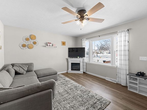 4th image of 2116 Shalimar Dr