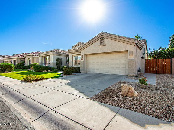 4th image of 653 W RAVEN Drive