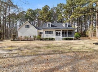 6628 Stag Park Rd, Burgaw, NC 28425