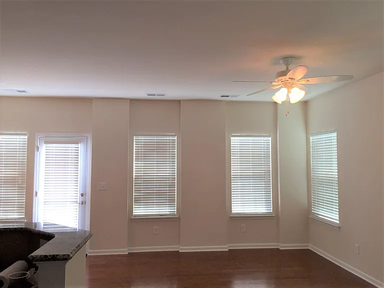 2416 Silverthorn Dr — Photo 4
