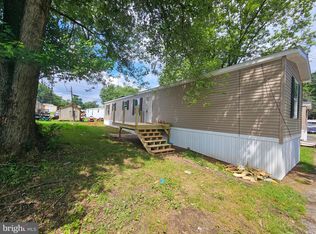 300 Ridge Rd TRAILER 41, Etters, PA 17319