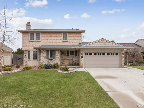 19257 Dawnshire Dr, Brownstown, MI 48193