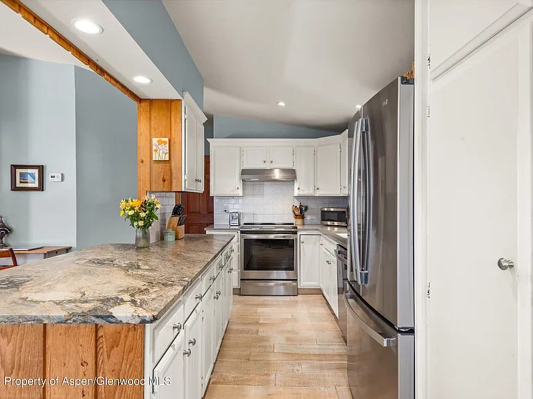 120 Tucker Ln — Photo 4