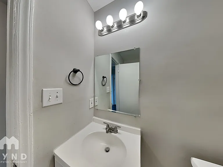 730 Dunbrook Ln — Photo 11