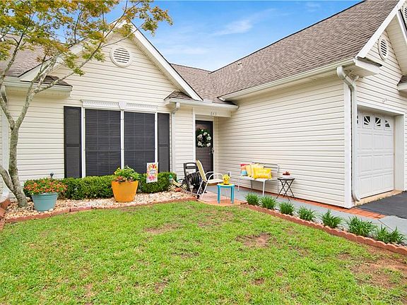 3rd image of 643 Spring Lake Ct