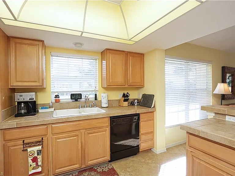 26881 Wedgewood Dr #201 — Photo 3
