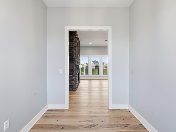 3rd image of 508 Mizzenmast Ct