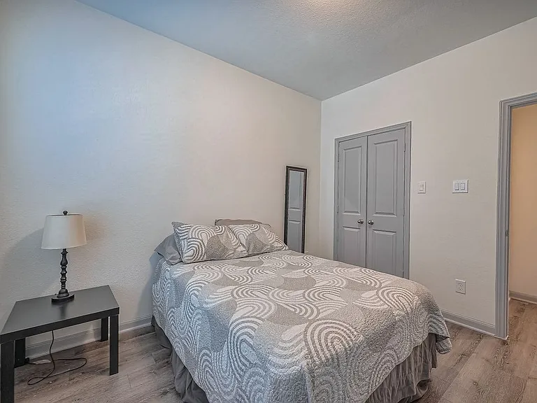 3540 Rebecca St — Photo 9