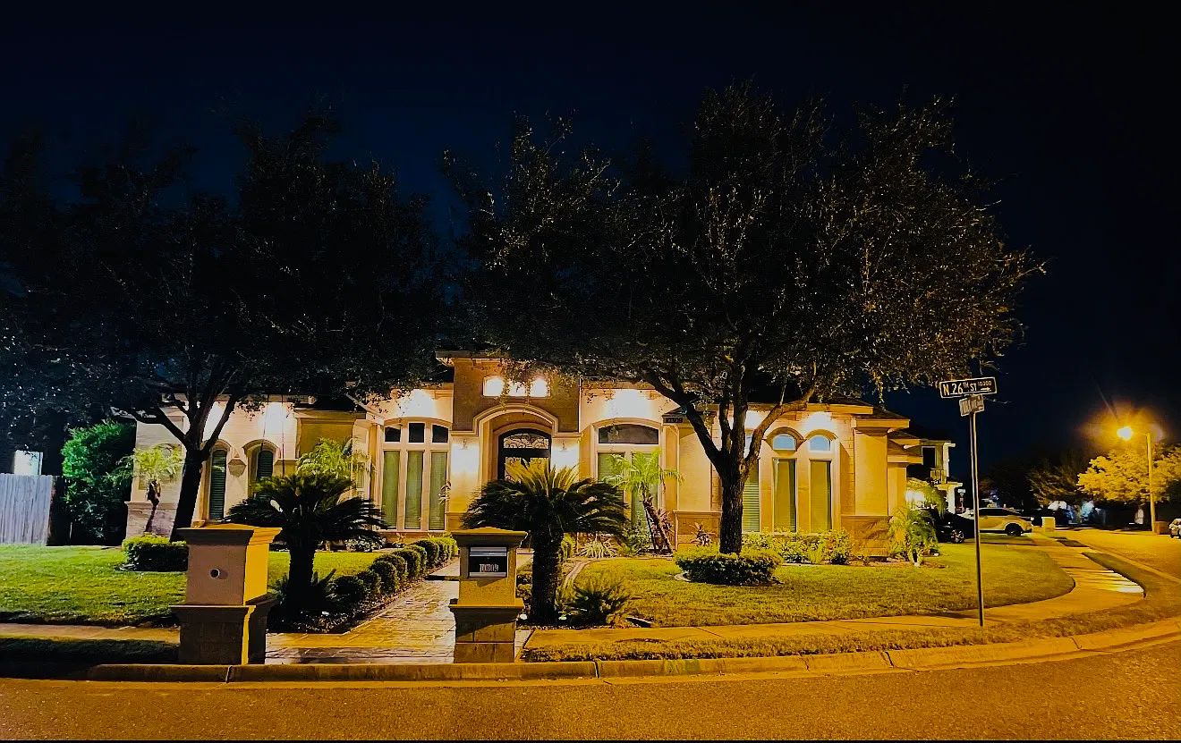4 bed, 3.5 bath, 2735 sqft, $2,850 — Photo 2