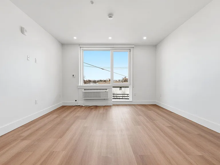 337 Johnston Ave #507 — Photo 7