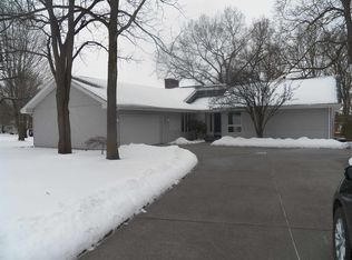 10190 Forest Lakes Dr, Middlebury, IN 46540