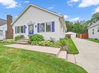 158 E Allouez Ave, Green Bay, WI 54301
