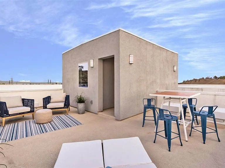 435 Mullberry Pl — Photo 10