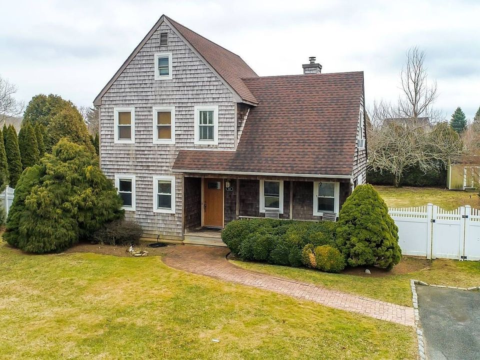 264 Arrowhead Avenue, Riverhead, NY 11901 Zillow