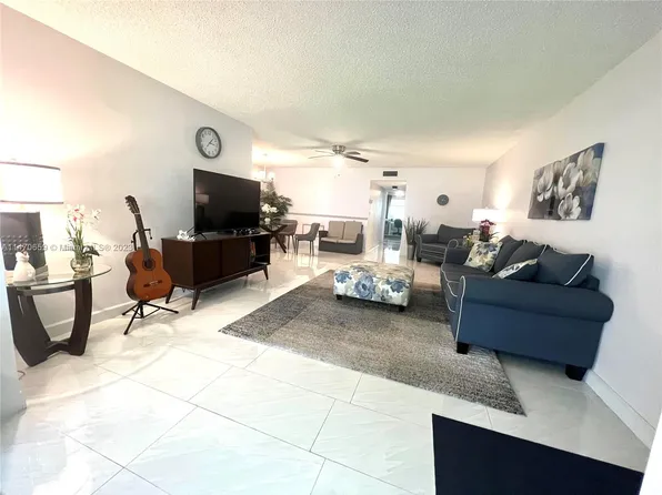 1180 S Drive Cir APT C, Delray Beach, FL 33445