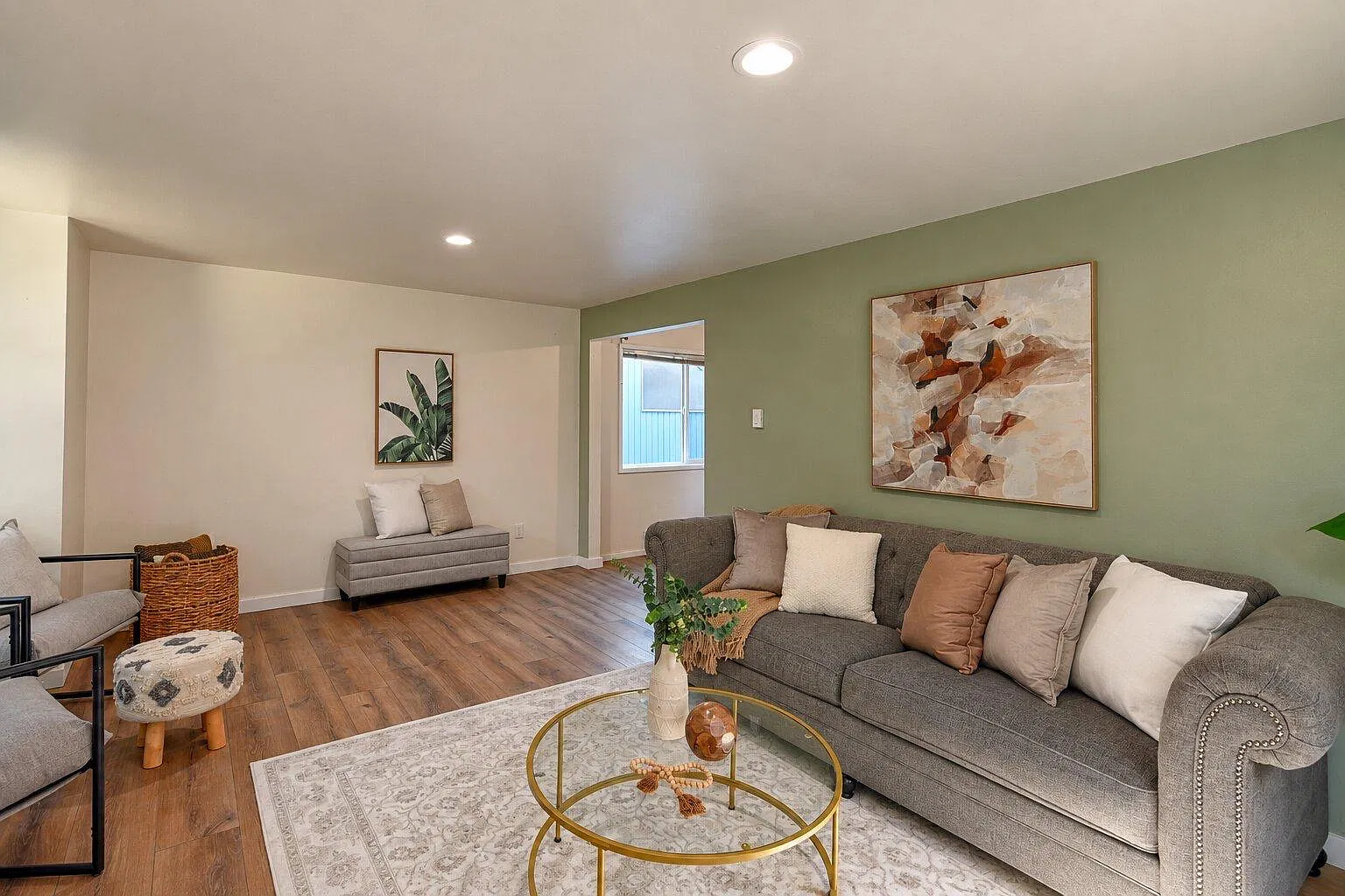 3 bed, 1400 sqft, $2,990 — Photo 4