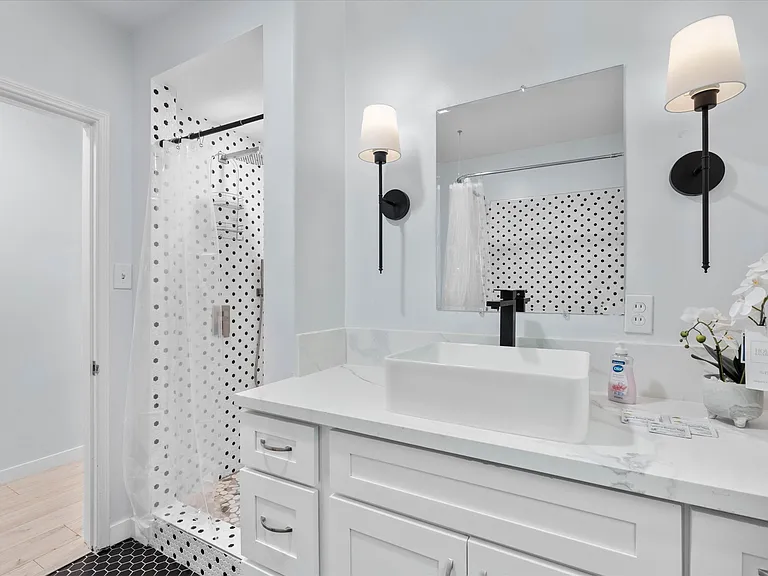 320 Laurel Ave — Photo 29