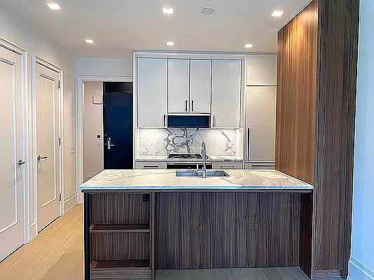 4th image of 25 Park Row #7D