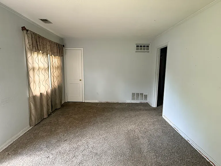 4300 Powell Ave — Photo 2