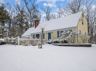 16 Woodcliff Dr, Simsbury, CT 06070