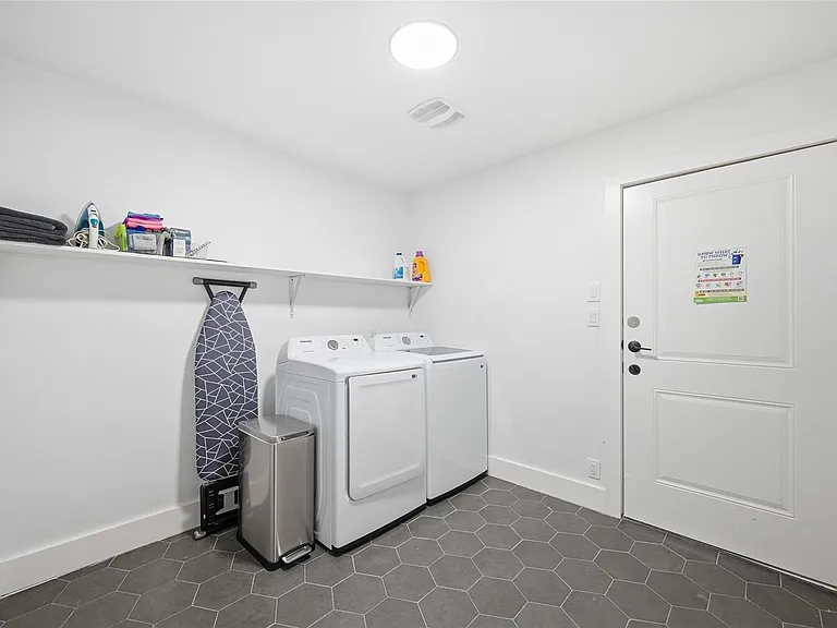 508 W White Ave — Photo 18
